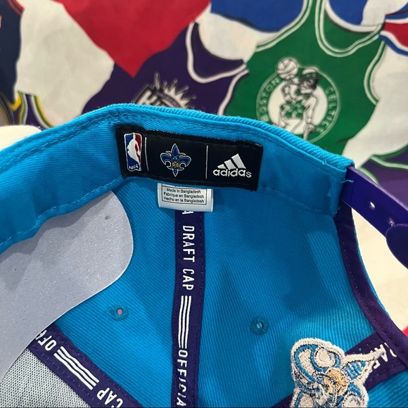 adidas NBA New Orleans Hornets Charlotte Official Team Headwear Snap Back Hat - Picture 5 of 6